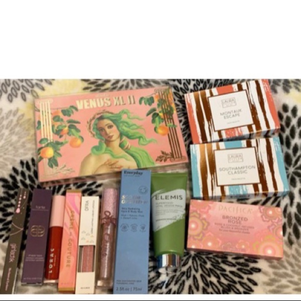 Makeup bundle